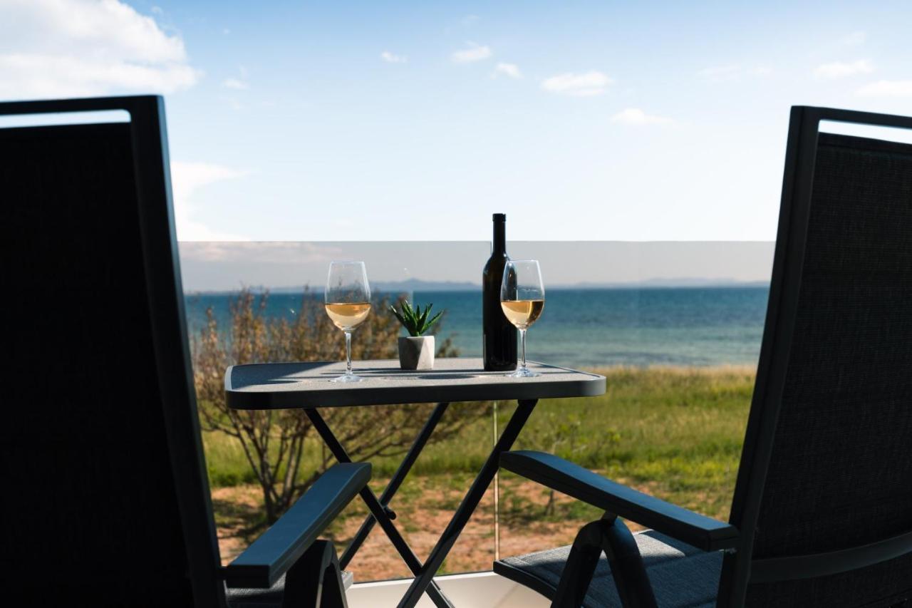 Crowonder Beachfront Reiterer Villa V2 Privlaka  Exterior foto
