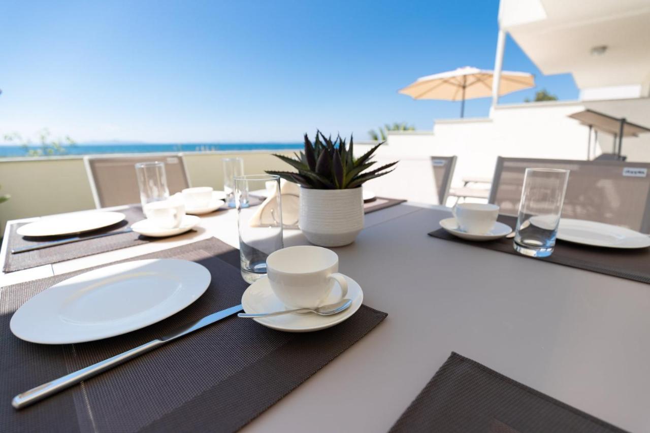 Crowonder Beachfront Reiterer Villa V2 Privlaka  Exterior foto