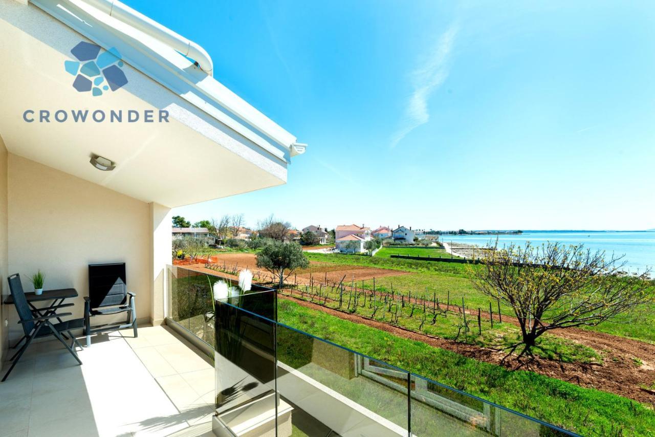 Crowonder Beachfront Reiterer Villa V2 Privlaka  Exterior foto